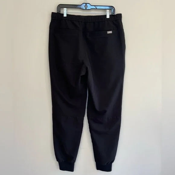 FIGS Tansen 5 Pocket Jogger Scrub Pants in Black, size L - Picture 2 of 10